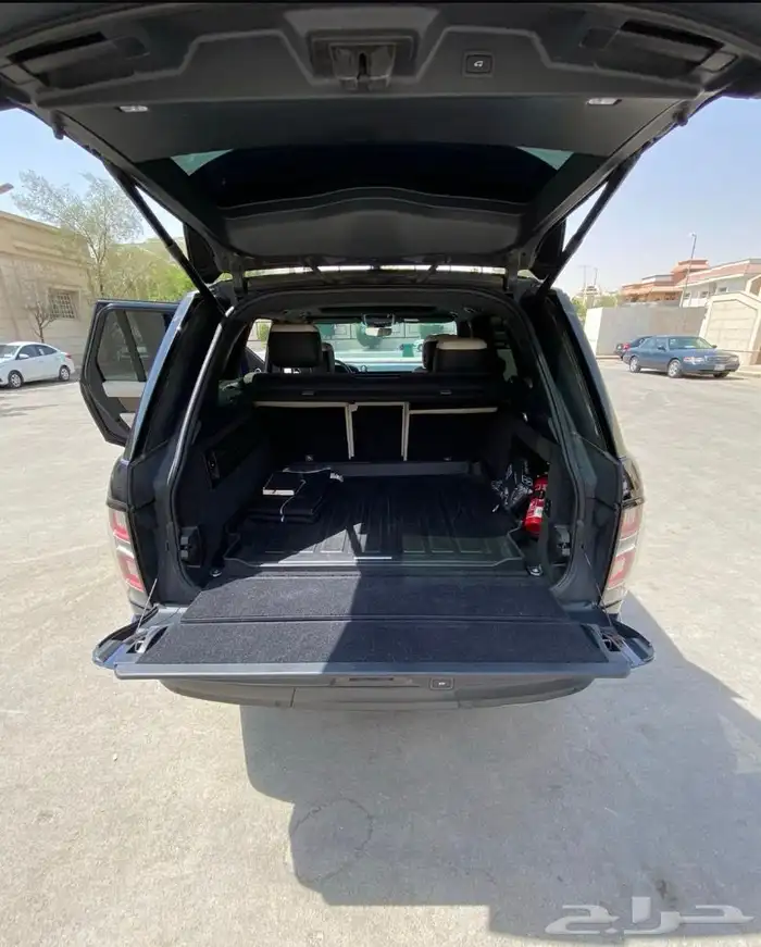 السيارة رنج روفر   موديل 2022 4