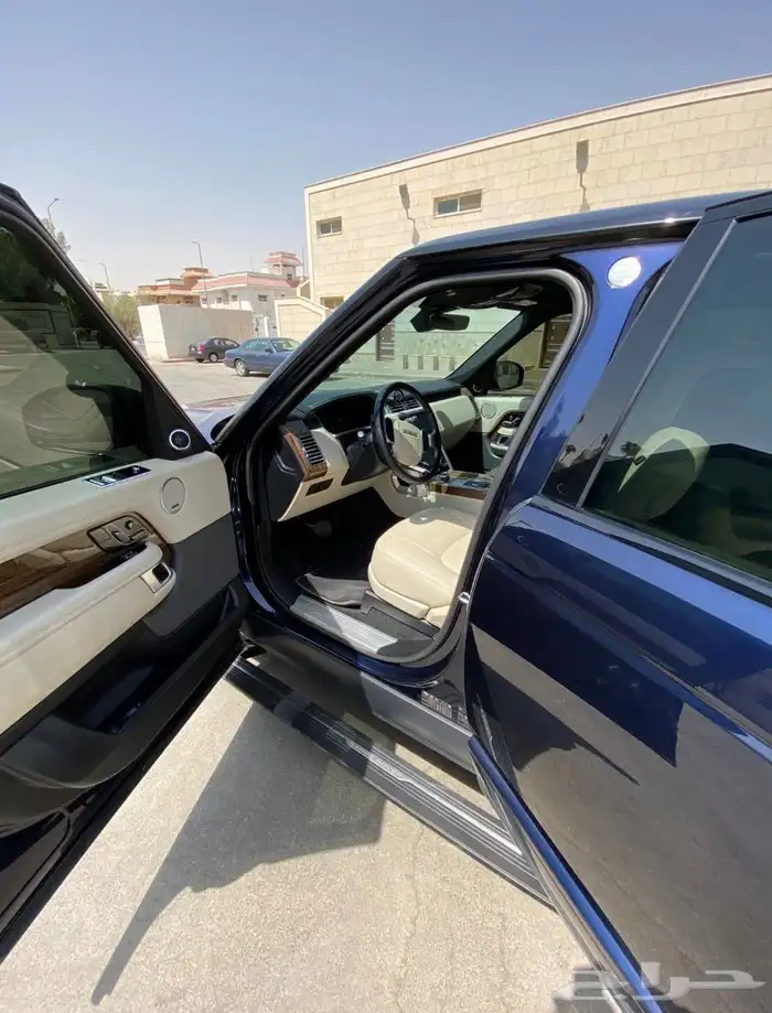 السيارة رنج روفر   موديل 2022 10