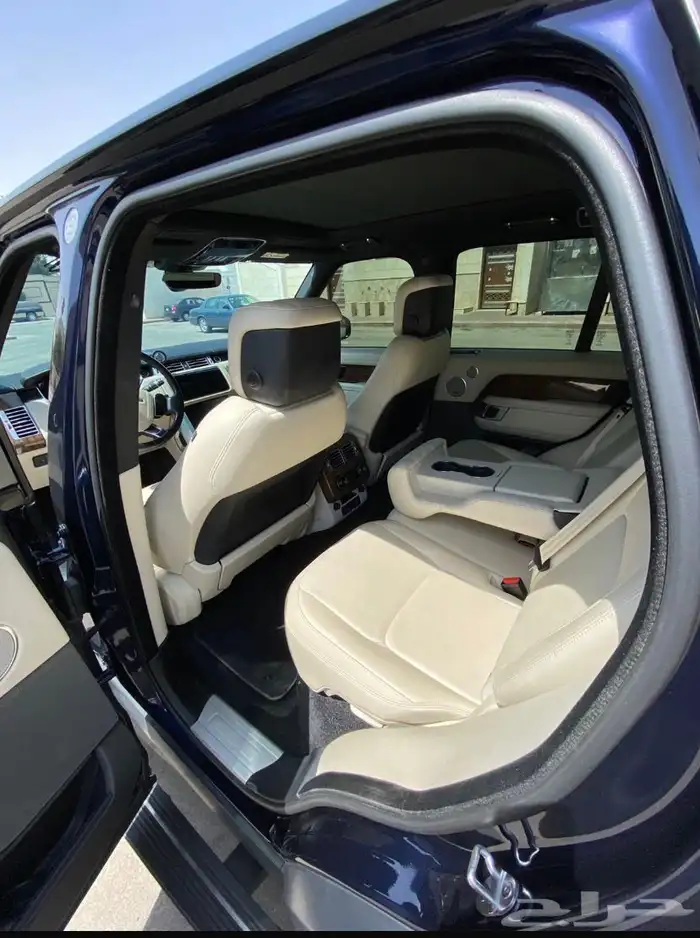 السيارة رنج روفر   موديل 2022 7