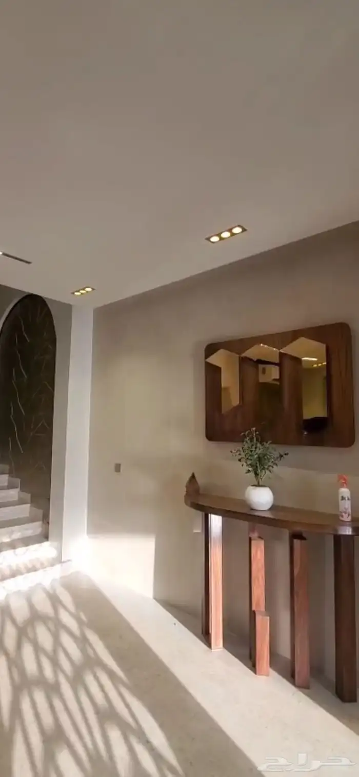 شقه للايجار حي الزهراء 233 م 0