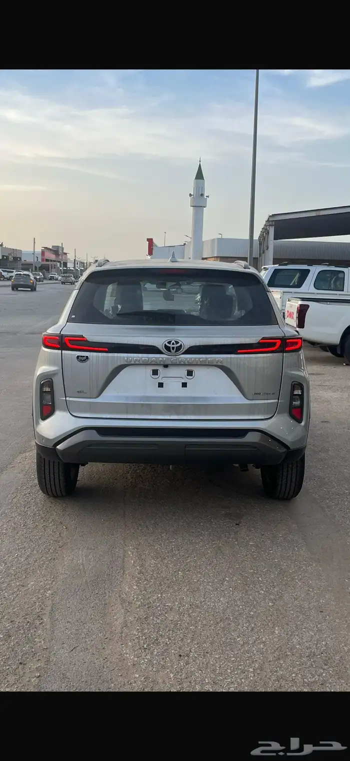 متوفر تويوتا اوربان 2026 5