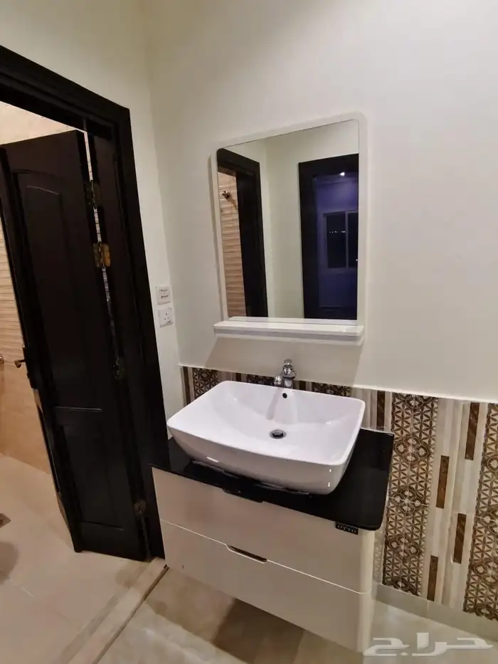 شقة فاخرة للإيجار حي الريان 11