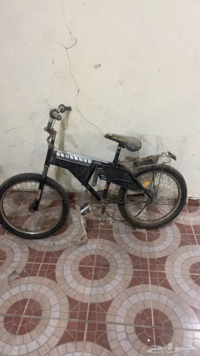 دراجه رامبو كل شي سليم فيها بس لها فتره ما امشي فيها السعر 4