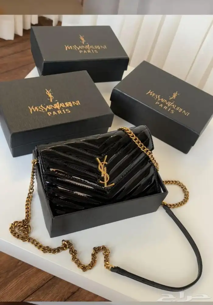 شنط درجه أولى جميع الالوان والماركات مع الملحقات 18