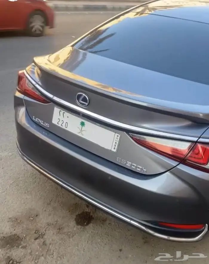 لكزس ES300h عبداللطيف جميل 1