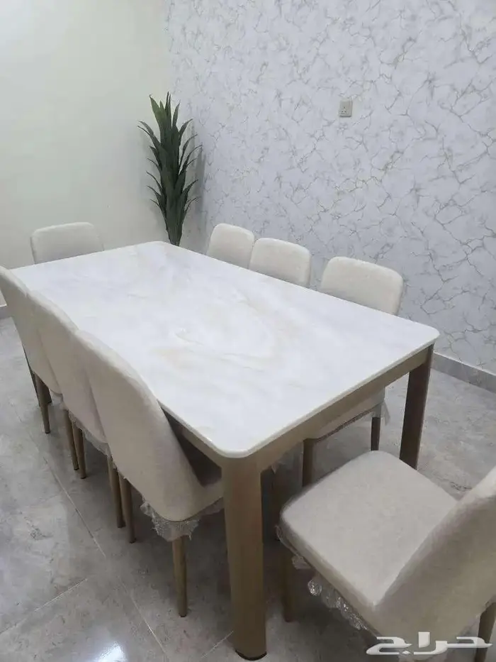 طاولة طعام سفرة رخام لون جذاب 8 كراسي وقف السوم 1250 ريال 0