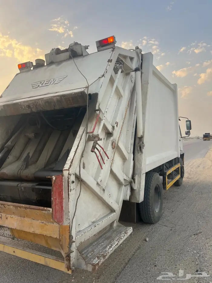 مكيس نفايات نظيف وشغال 22 يارده تقريبا 0