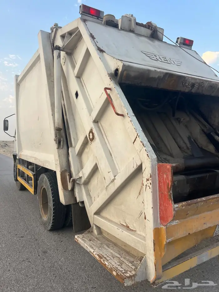 مكيس نفايات نظيف وشغال 22 يارده تقريبا 1