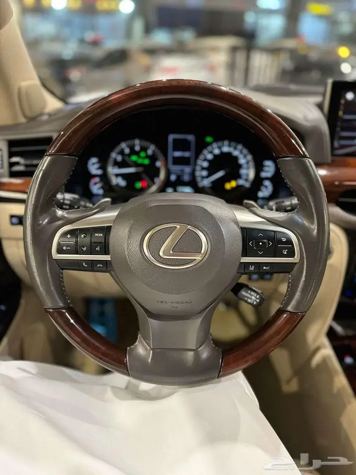 لكزس موديل 2021 16