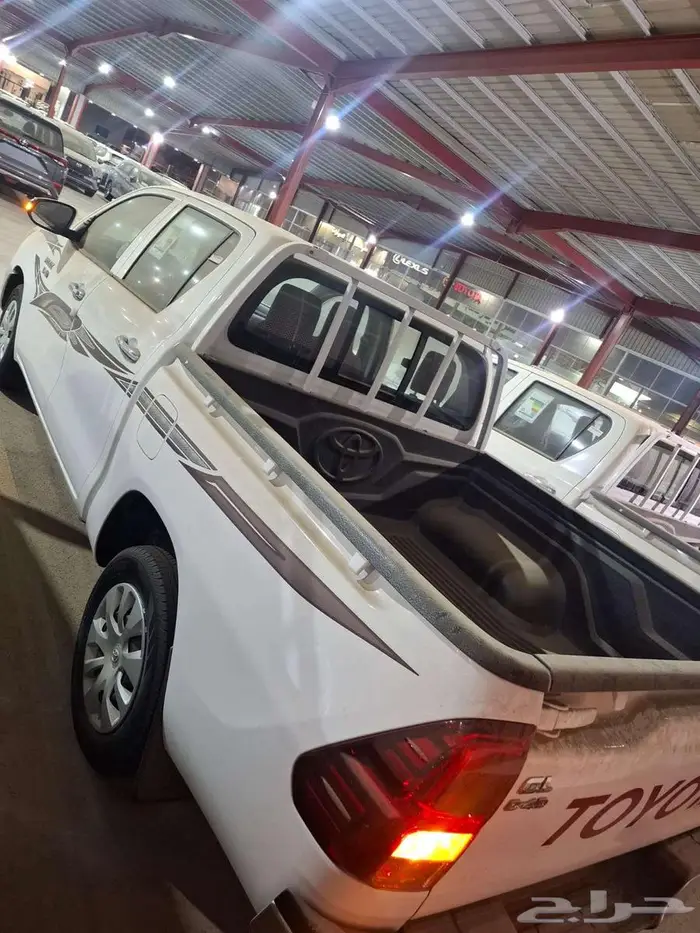 تويوتا هايلكس 2025 9