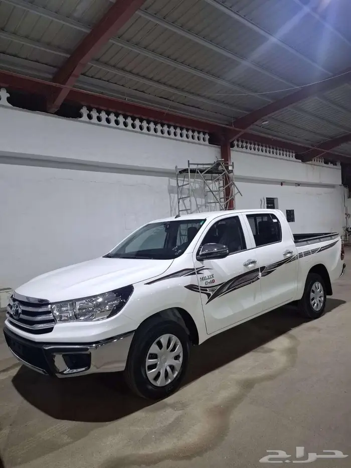 تويوتا هايلكس 2025 5