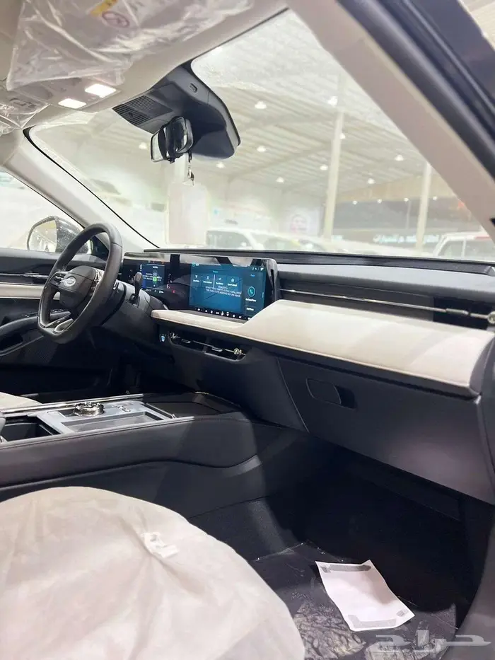 فورد امبيانتي وتريند وتيتانيوم 2026 8