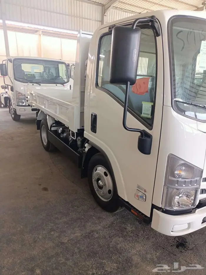 ايسوزو قلاب 3 طن يابانى موديل 2025 4