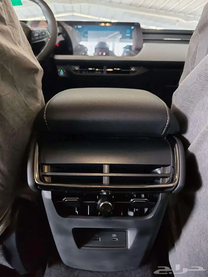 فورد تورس ترند 2026 8