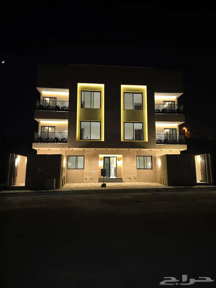 للبيع شقق علويه وارضيه 6غرف من 520 ألف أبها حي العروبه 1