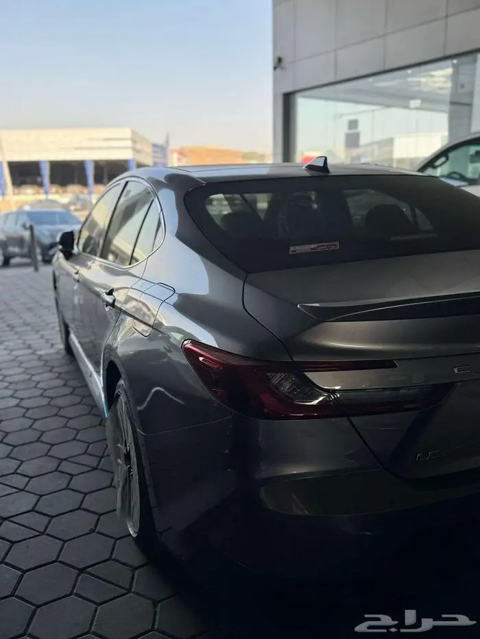 تويوتا كامرى le هايبرد موديل 2025 2