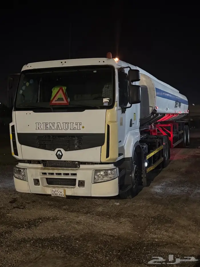 تريلة ماء وتريلة صرف صحي للايجار اليومي ب الردود او الشهري 0