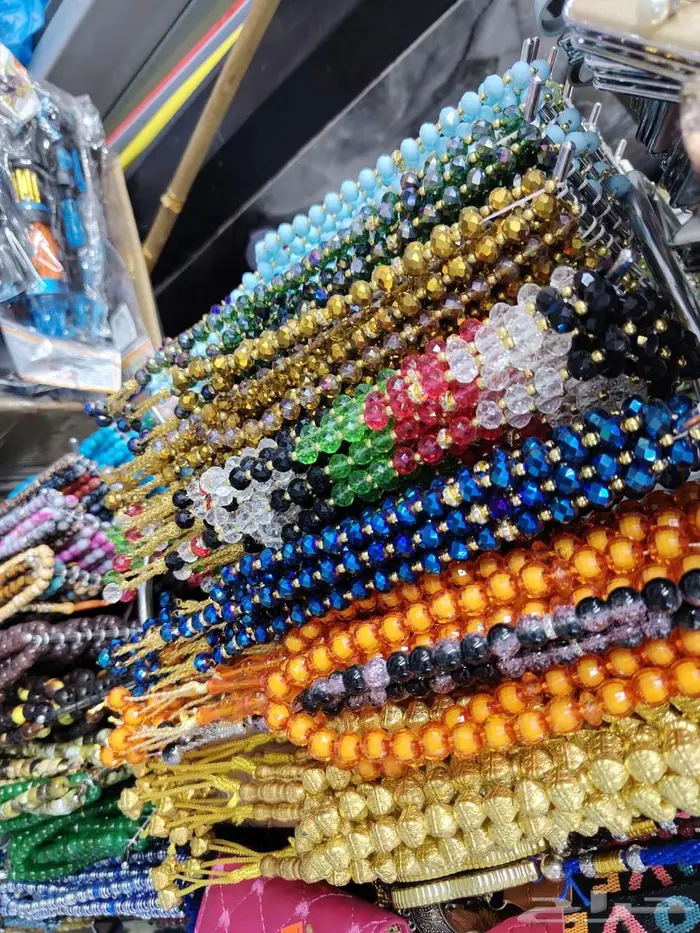 بسعر الجملة خواتم تسبيح سماعات ساعات وغيرها 53