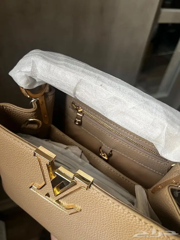 شنطة يد نسائية LV 1