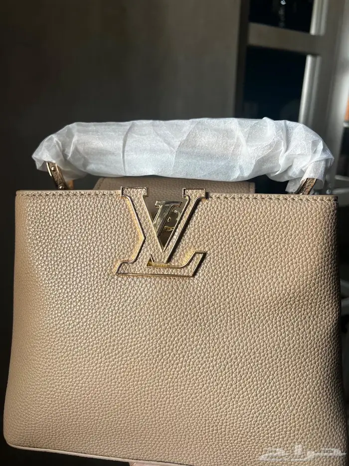 شنطة يد نسائية LV 2