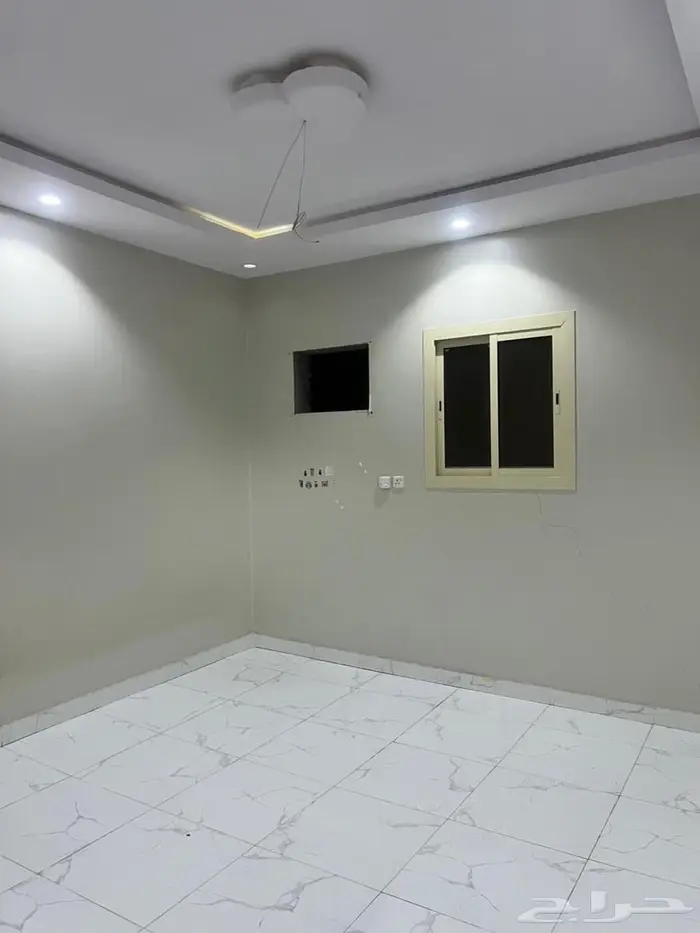 شقه اربع غرف ارضي حي الشفا 1