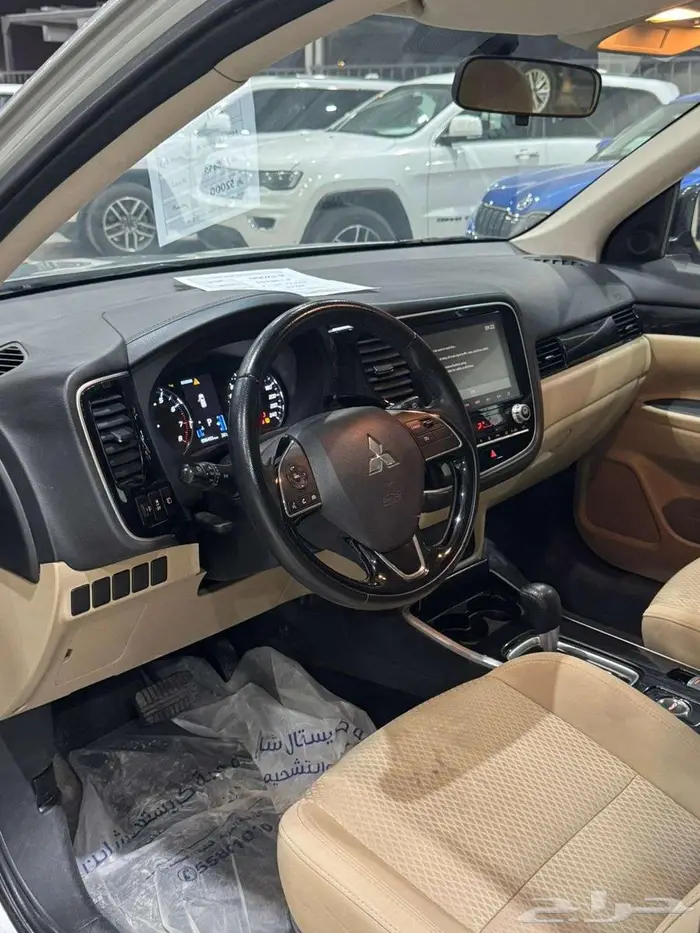 ميتسوبيشي أوتلاندر2022 9