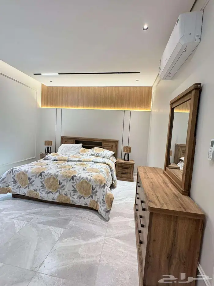 للبيع لقطه شقة مع المكيفات 10د من الحرم 9