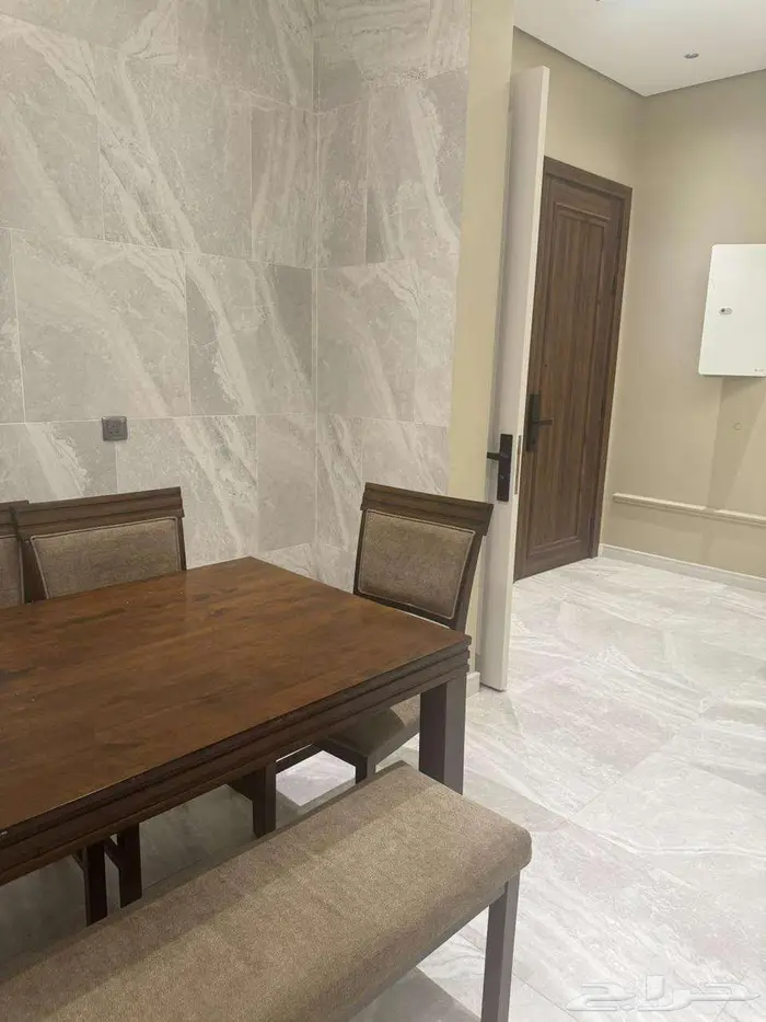 للبيع لقطه شقة مع المكيفات 10د من الحرم 12