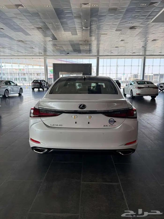 لكزس ES 350 موديل 2025   فئة النص فل (بريمي ) 1