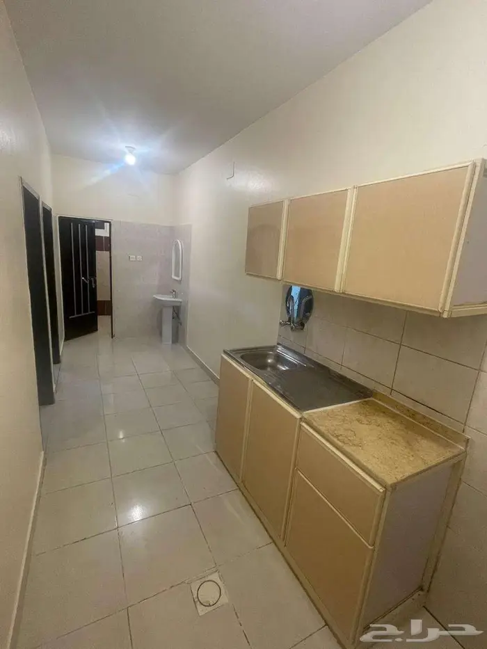 شقق للايجار عوايل وعزاب خميس مشيط خلف مستشفى الحياة 0