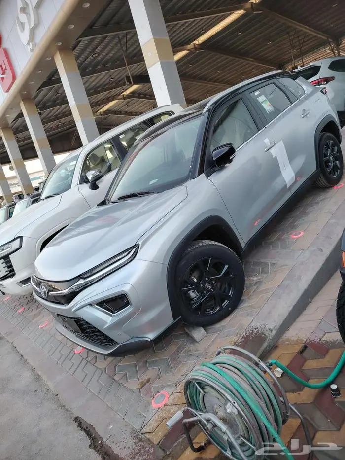 تويوتا اوربان GLX فل كامل لوحات 2025 0