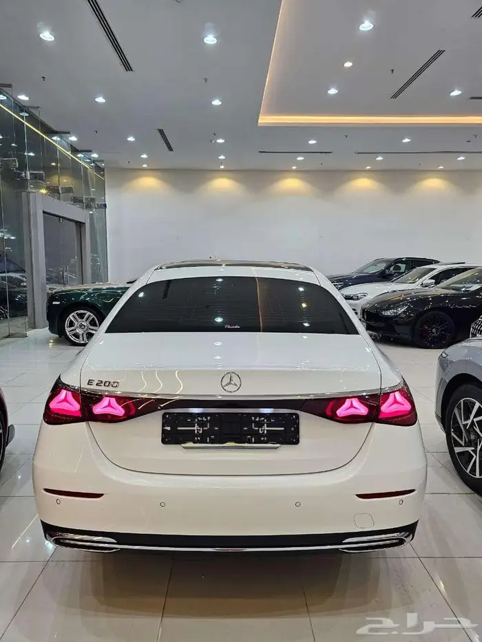 مرسيدس E200 فل 2024 13