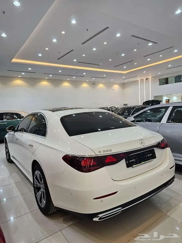 مرسيدس E200 فل 2024 14