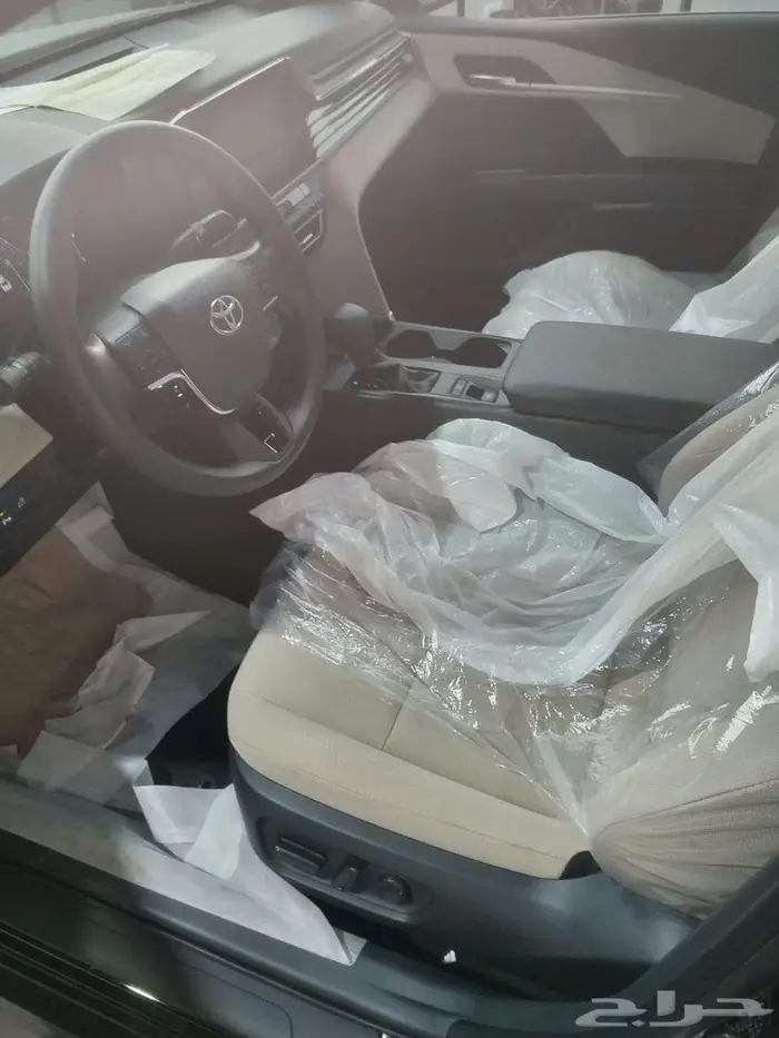 تويوتا كامري 2025 E استندر 6