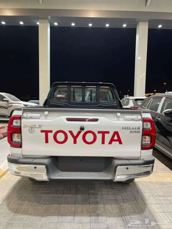 تويوتا هايلكس S-GLX غمارتين بنزين قير عادي دبل 4 4 سعودي 4