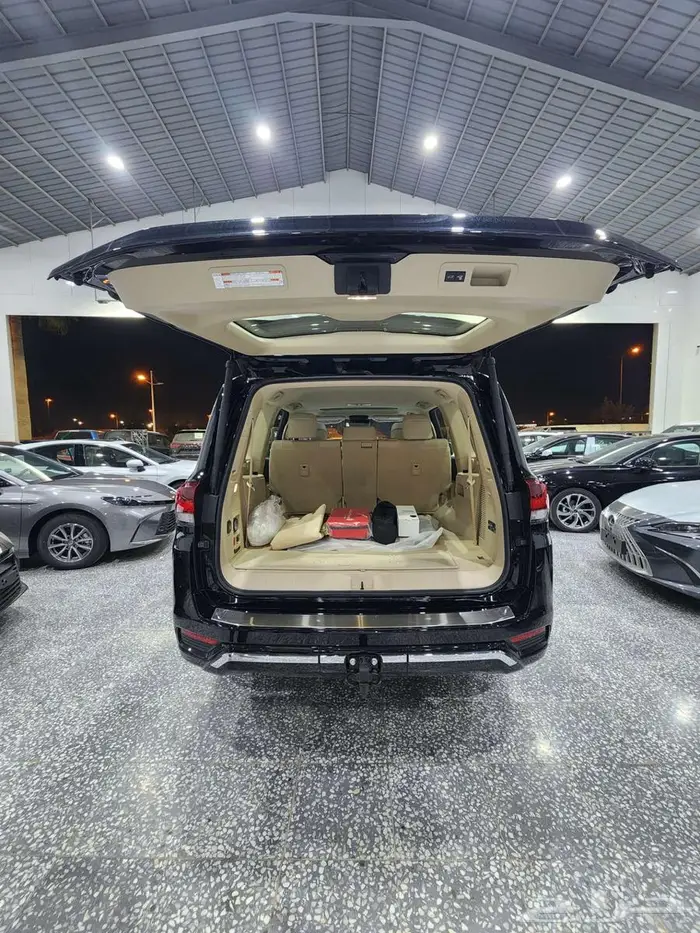 تويوتا لاندكروزر GXR - L4 بنزين 2025 السعر 326025 16