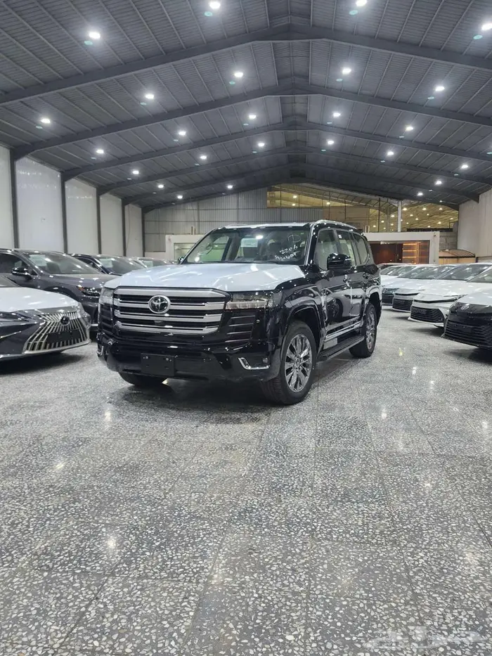 تويوتا لاندكروزر GXR - L4 بنزين 2025 السعر 326025 1