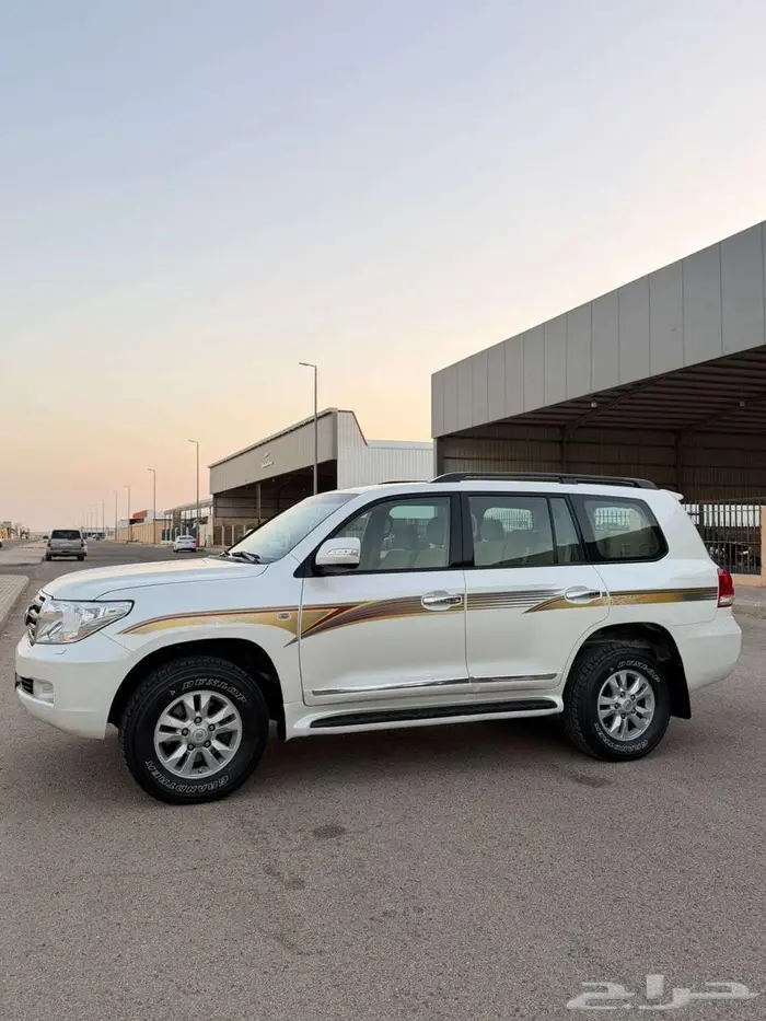 تويوتا لاندكروزر 2010 1