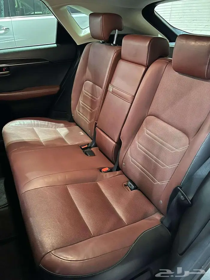 لكزس NX200 2016 فل كامل ( عبداللطيف جميل ) 10