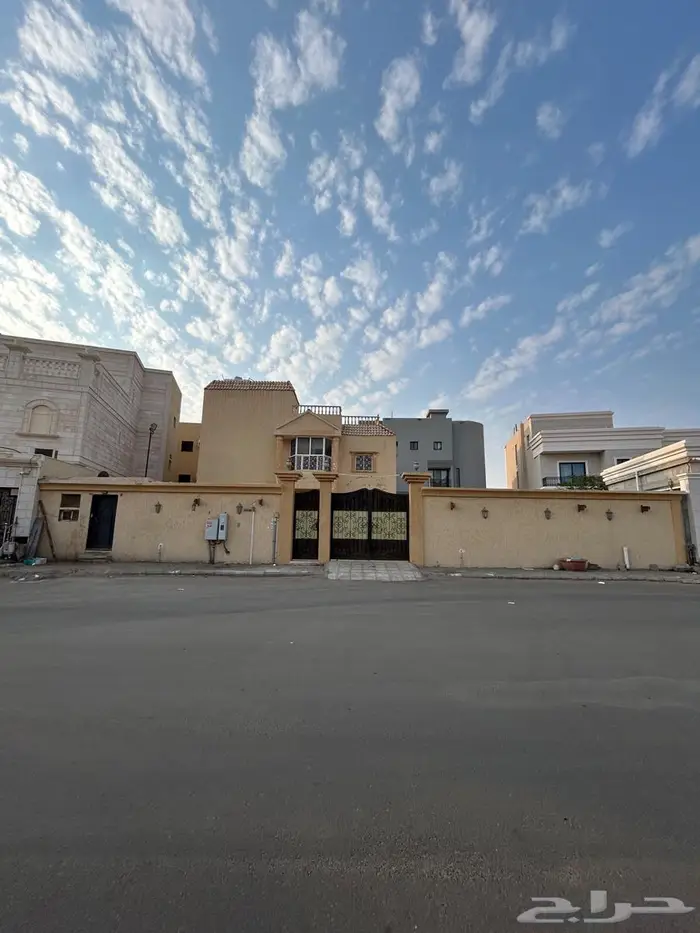 فيلا للبيع أبحر الشمالية مساحة 700 0