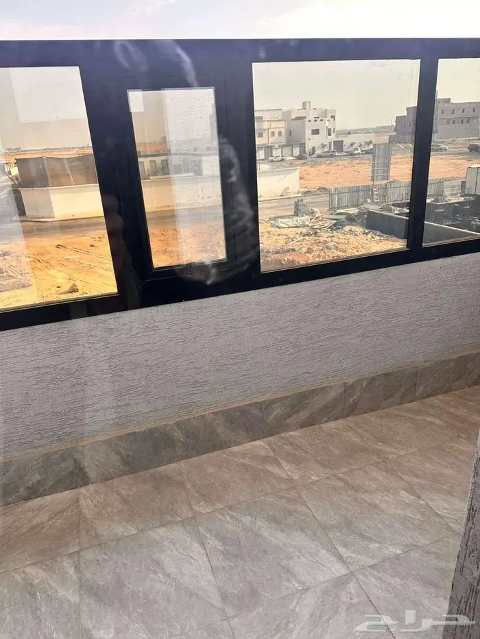 فلل دوبلكس راقية للبيع حى الامواج بجوار برج المملكة 15