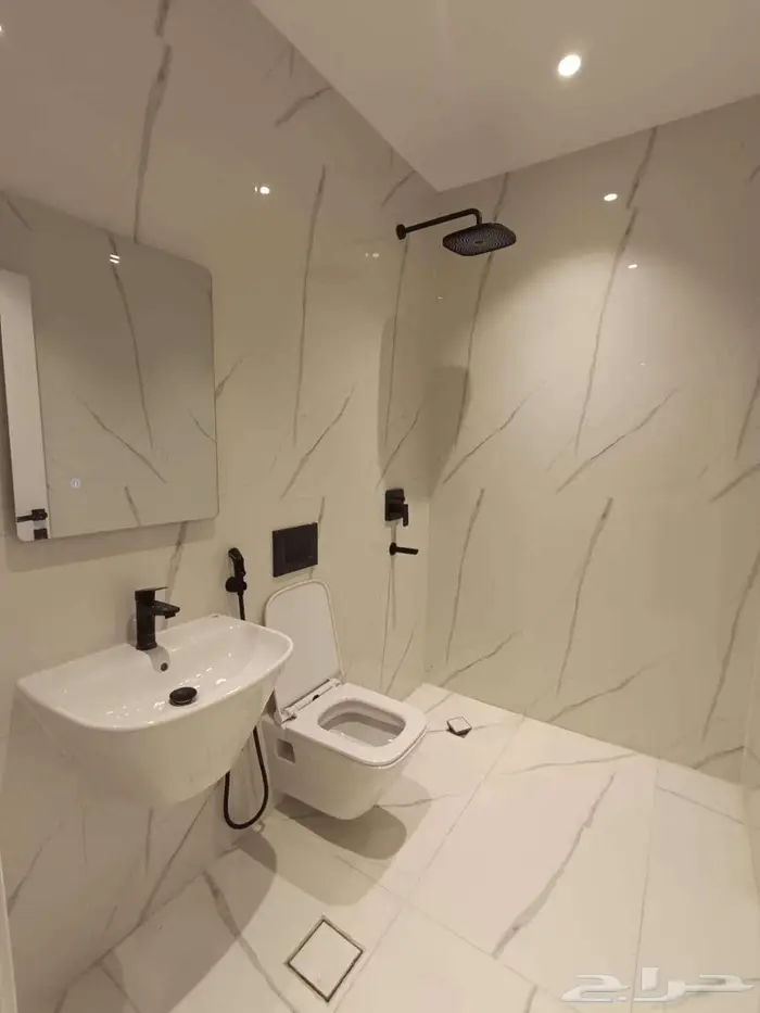 شقة فاخرة للبيع حي المنار 9