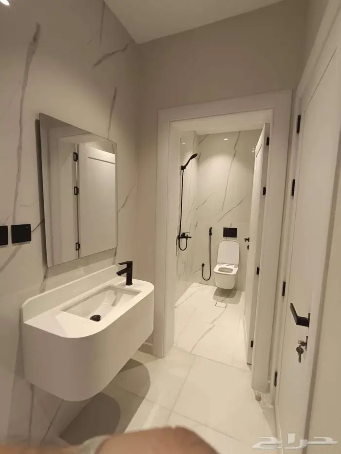 شقة فاخرة للبيع حي المنار 11