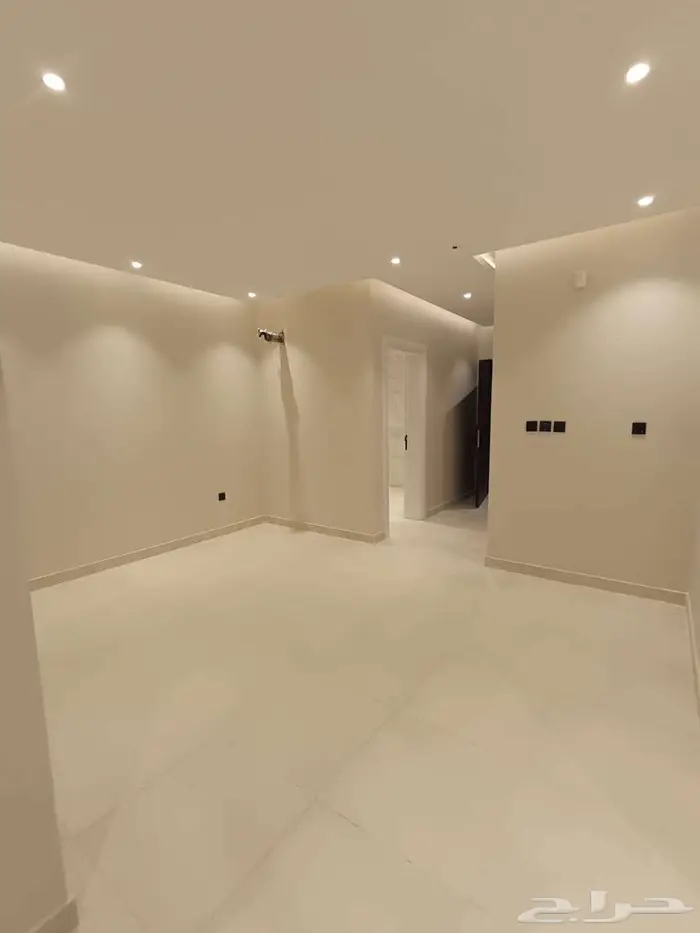 شقة فاخرة للبيع حي المنار 8