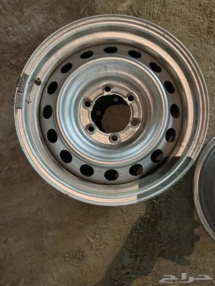 جنوط 17 تركب الفورتشنر والبرادو نظيفه اصلية وليست تجاري 1