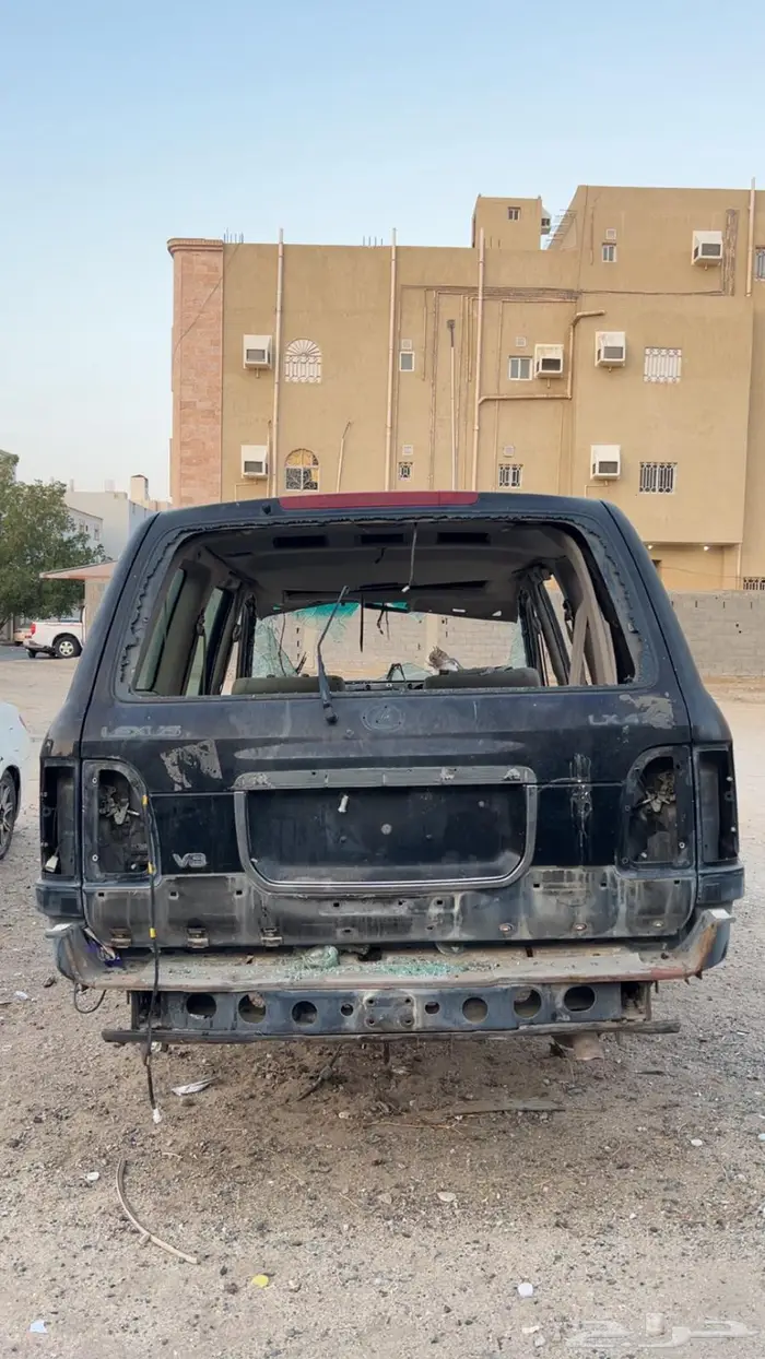 جيب لكزس 2001 تشليح 3