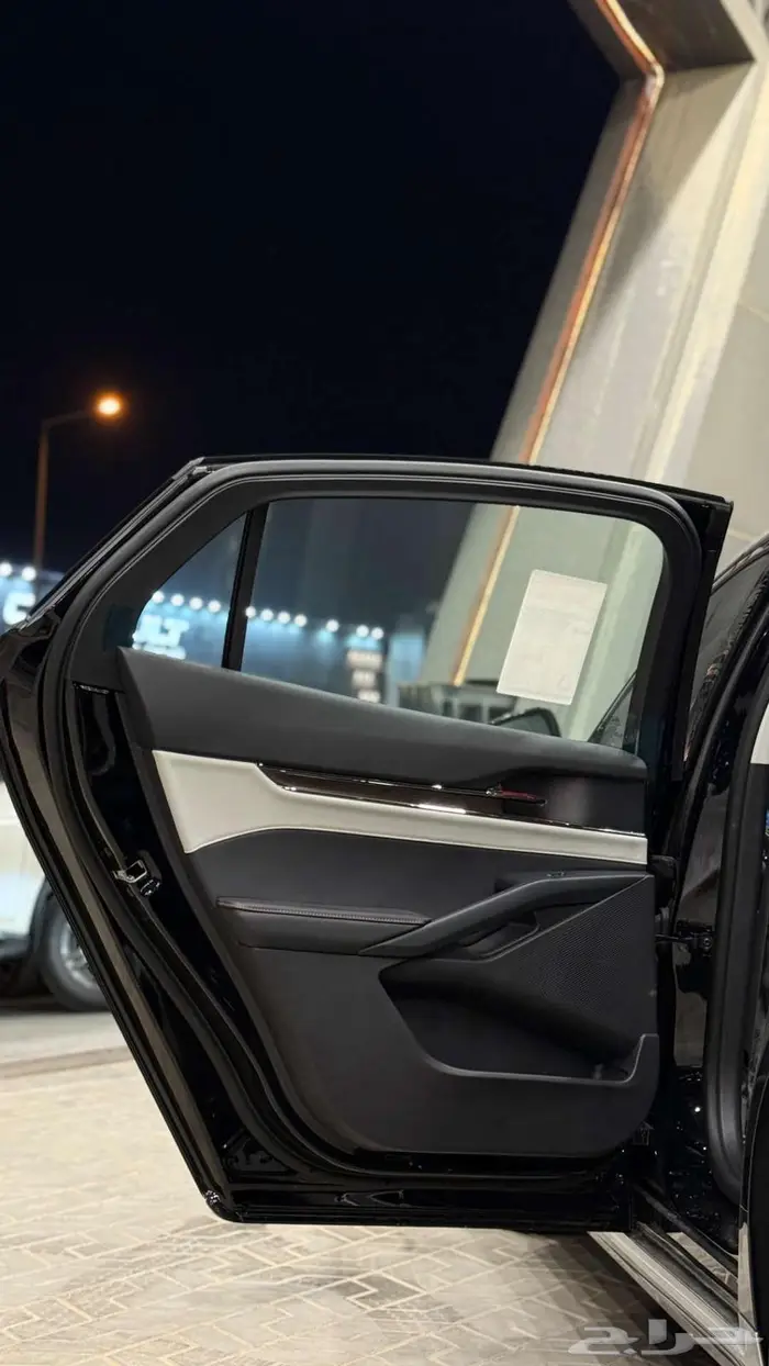 تورس تيتانيوم لون أسود 2026 5