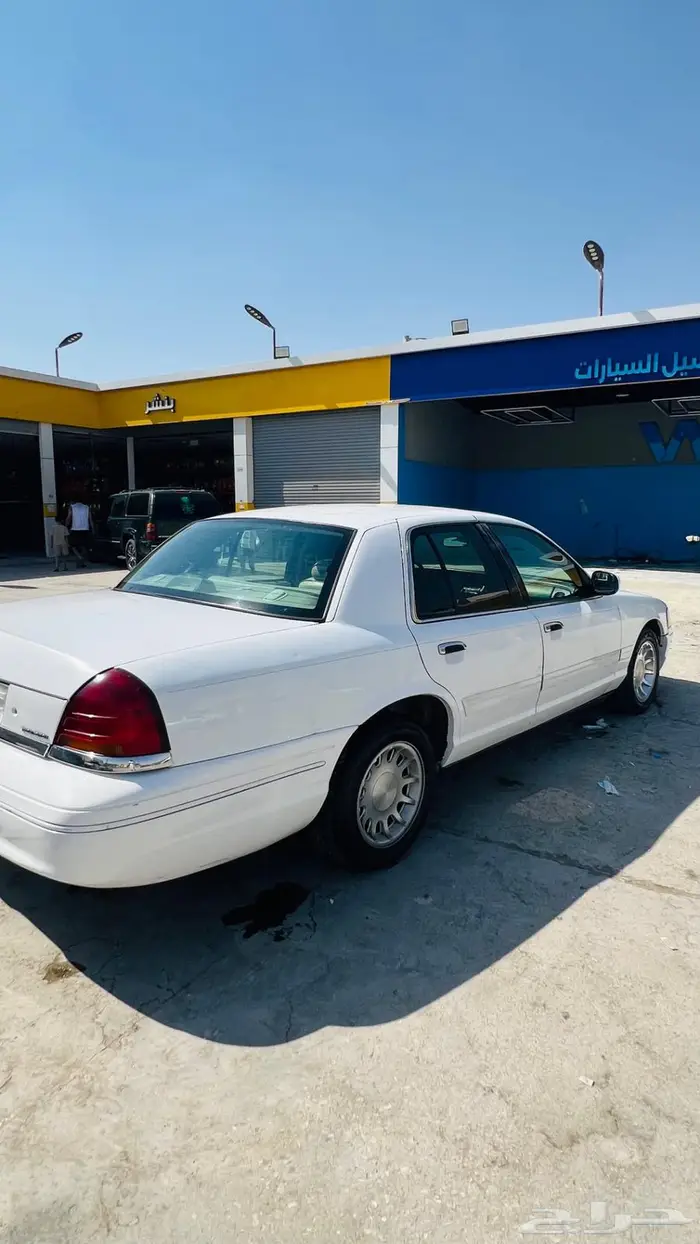 فورد فكتوريا موديل 2000 نظيف للمستخدم 0