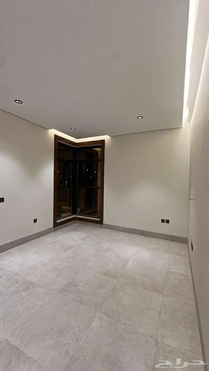 للبيع فلل العزيزية جوار محطة الدريس (الدفاع) 3