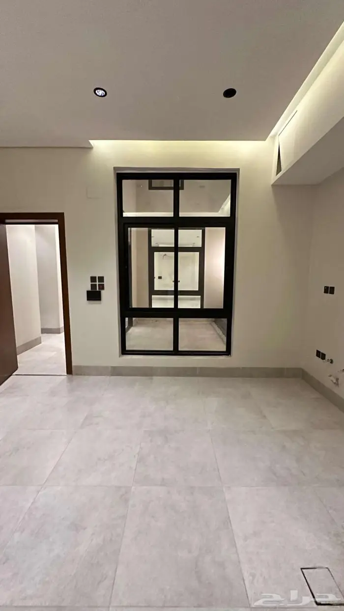 للبيع فلل العزيزية جوار محطة الدريس (الدفاع) 1